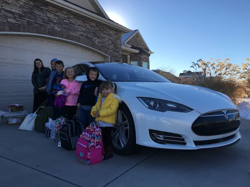 Auto des persönlichen Finanzbloggers 'YNAB': ein Honda Odyssey und ein Tesla Model S von 2015