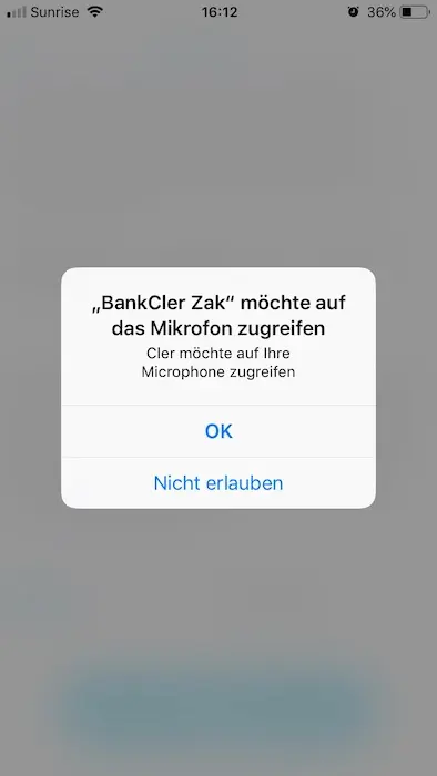 Unter iOS bittet die App dich um Zugang zum Mikrofon