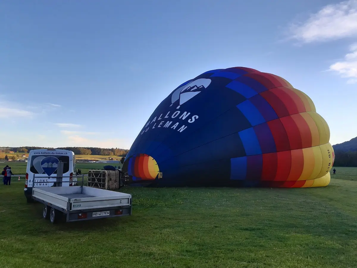 Student job as a ground assistant for hot air balloon flights