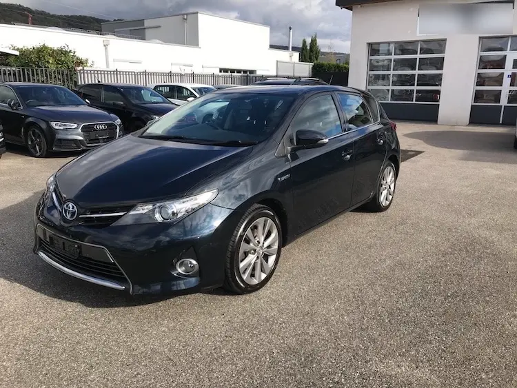 A beautiful new Toyota Auris, still easily capable of 400'000 km!