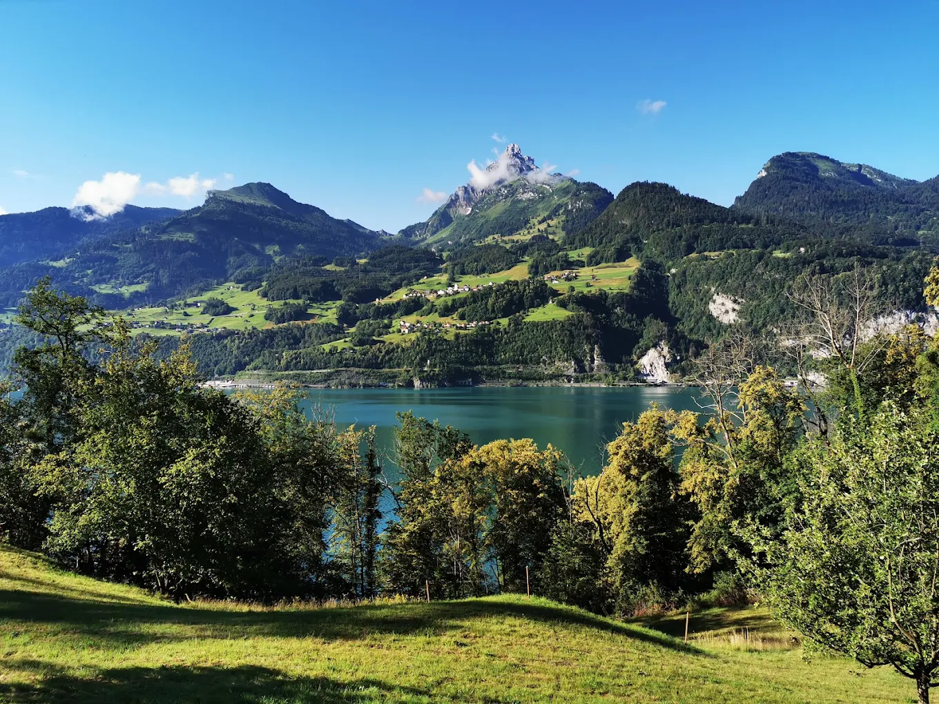 En vrai, ne rien faire peut aussi s'expliquer parce que c'est beaucoup plus fun d'aller faire une randonnée aux Chutes de Seerenbach vers le Lago Mio, que de comparer des piliers 3a ;) (crédit photo: Melanie Obergfell)