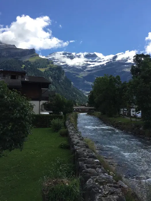 When I'll be 40, the hike in Les Diablerets will be on Tuesday afternoons when there's no one there! What about you?